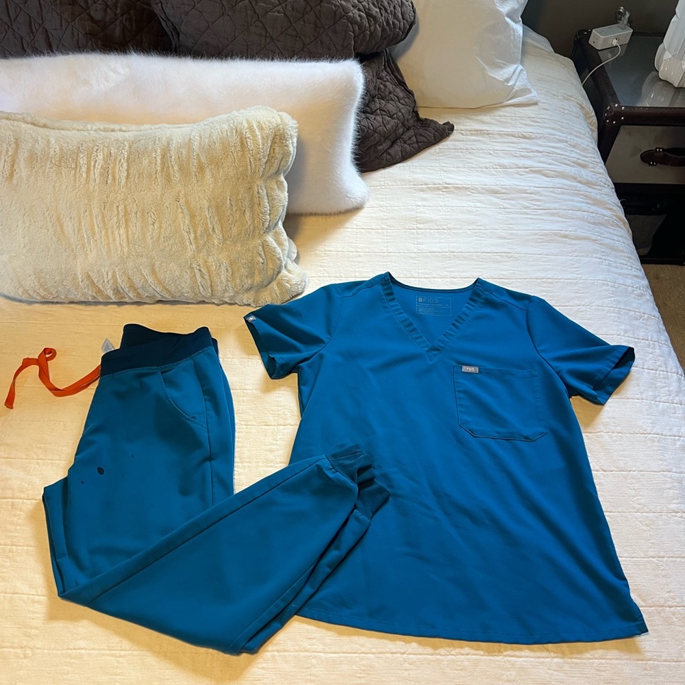 Figs Caribbean Blue Scrub Set